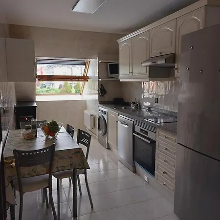 Fozaneldi Oviedo. Centrico, Accesible Desde Autovia Y Con Parking